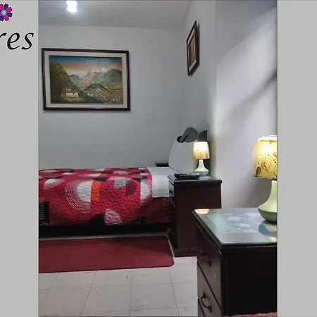 Hostal Flores Quito Exterior photo
