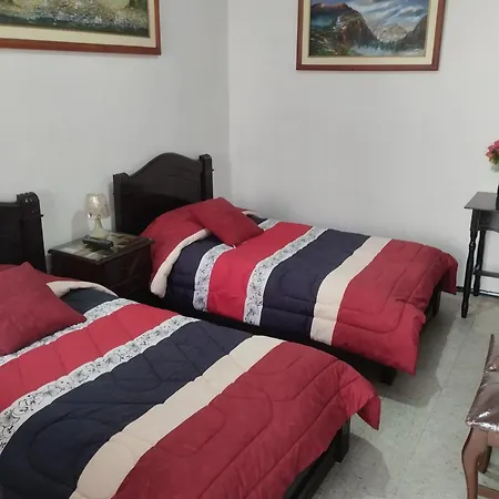 Hostal Flores Quito Exterior photo
