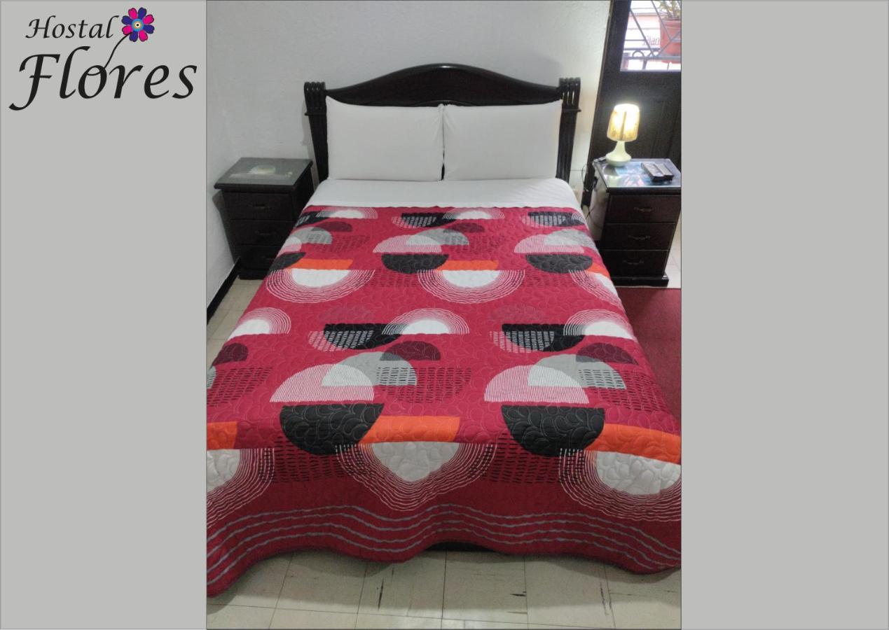Flores Hostal *