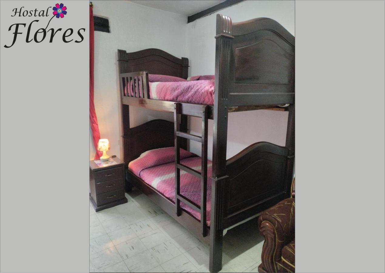 Flores Hostal *