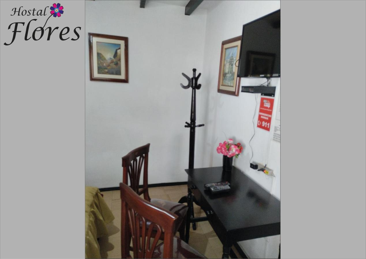 Hostal Flores *